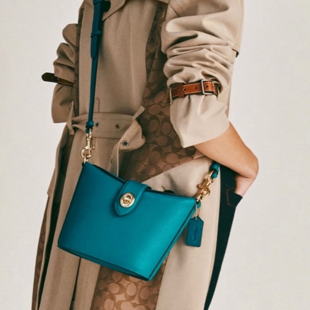 💙🦋 COACH Teal Handbag 🦋💙